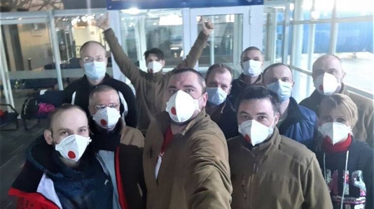 У сусідів: про допомогу підприємців, дачного злодія та шлях до Антарктиди