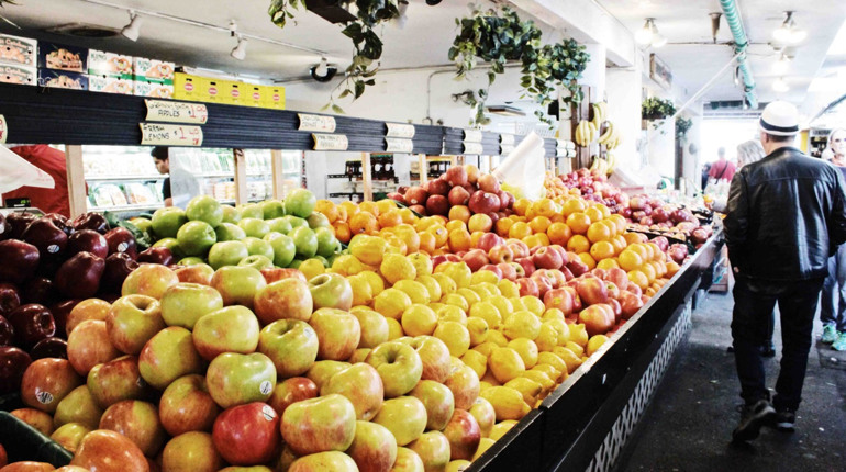 Попри рішення МОЗ у Конотопі продуктові ринки поки що не відкриють