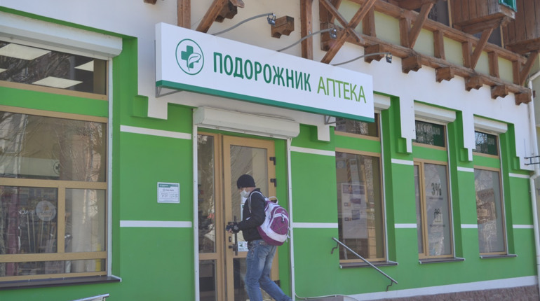 Чи є захисні медичні маски в аптеках Чорткова?