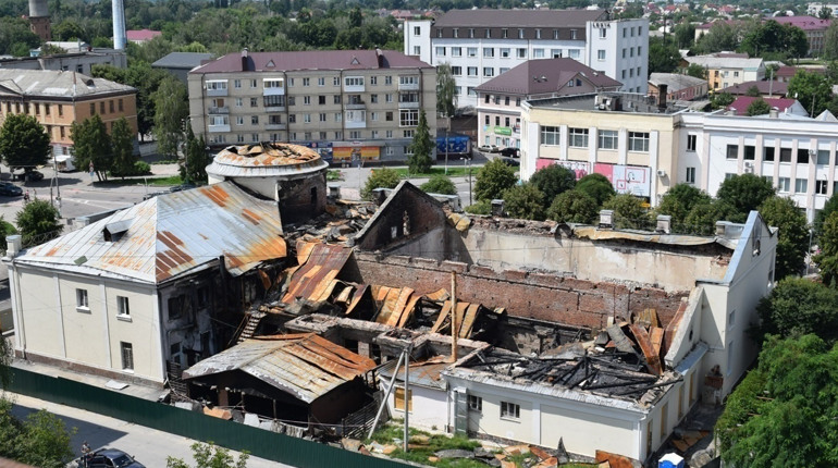 Відео з реставрації Молодіжного центру: що роблять будівельники