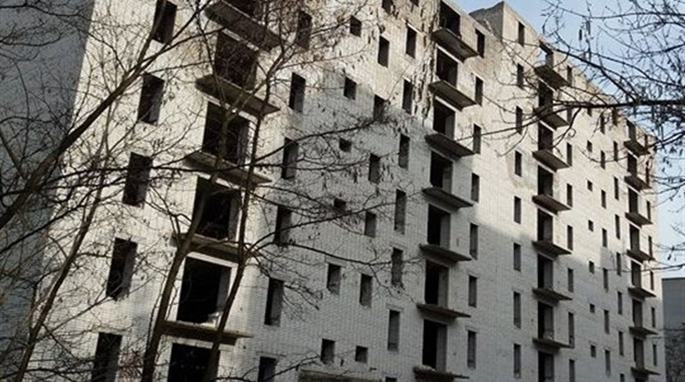 Шосткинці знову ризикують життям у недобудові по вулиці Свемівській