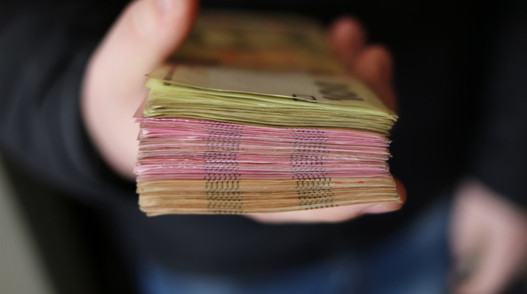 Підприємці та малозабезпечені сім’ї отримають допомогу, а пенсіонери - обіцяну тисячу