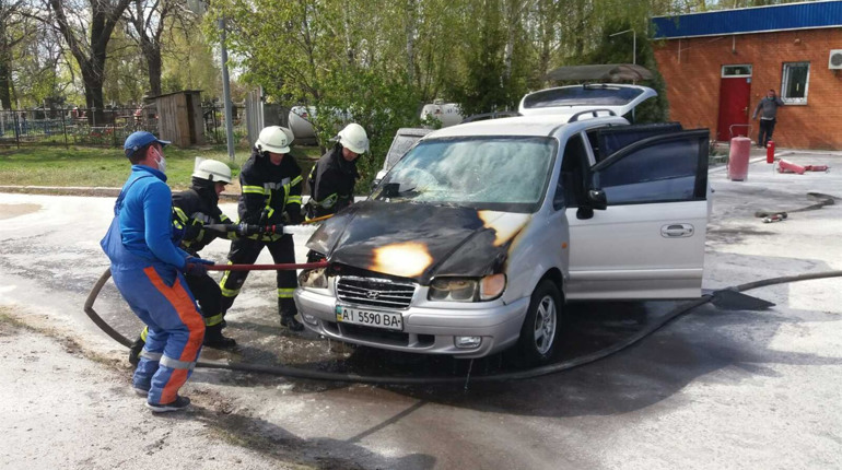 У Переяславі на автозаправці загорівся легковик “Hyundai”