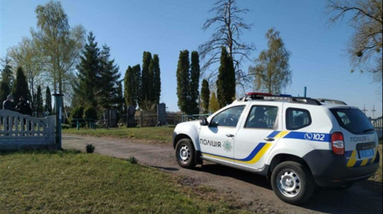 Правоохоронці забезпечуватимуть правопорядок під час поминальних днів
