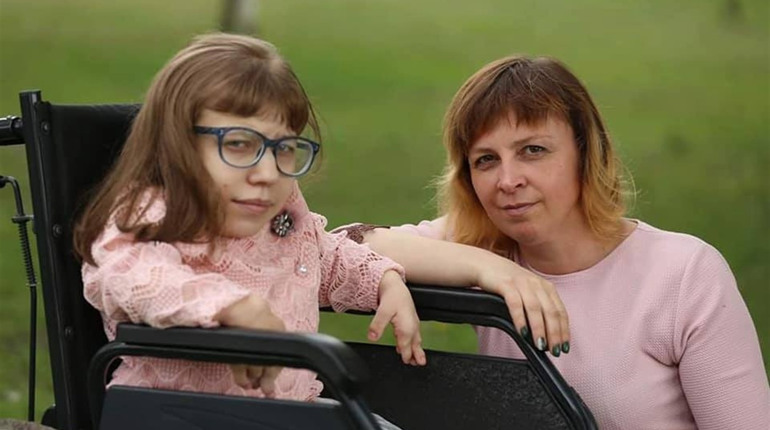 Матері двох дітей потрібна допомога: жінка бореться з тяжкою хворобою