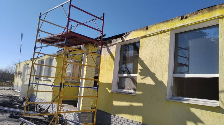 В Троїцькому відбудовують будинок-інтернат