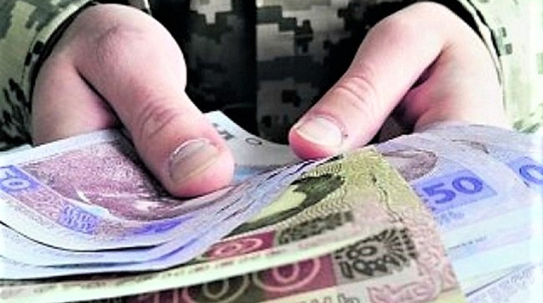 4120 гривень виплатять за особливі заслуги перед Батьківщиною