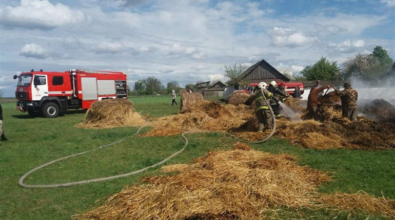 Пожежа на Сарненщині: згоріло 2 тонни соломи