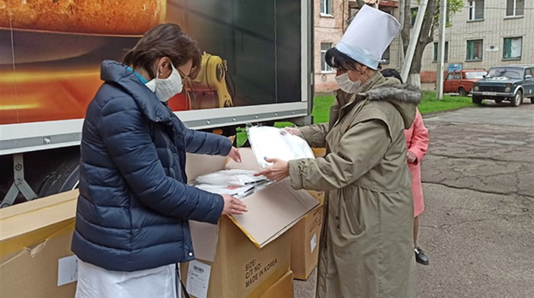 До ніжинської лікарні прибув вантаж із засобами захисту