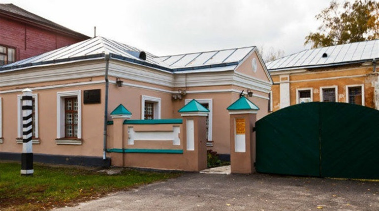 Науковий співробітник Ніжинського краєзнавчого музею Ірина Радей - про поштові марки 
