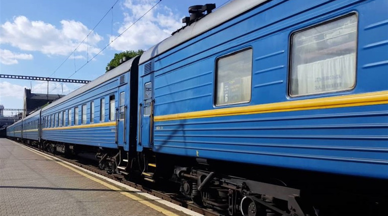 Мінінфраструктури: укрзалізниця готова до відновлення пасажирських перевезень
