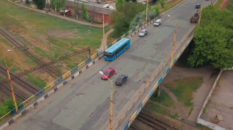  Теперь в объезд: «горбатый» мост закрывают для передвижения всем видам автотранспорта