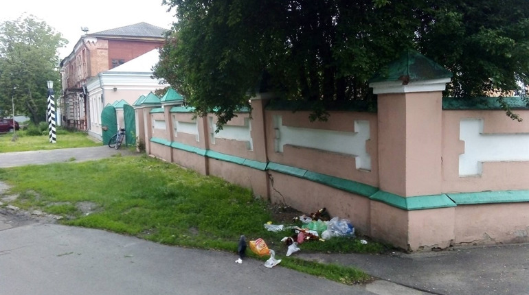 Від «добрих» ніжинців на «Поштову станцію» надійшла посилка