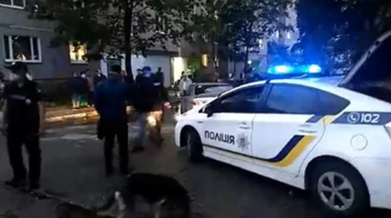 У Вараші по поліції стріляли та нацькували пса п'яний водій з товаришем