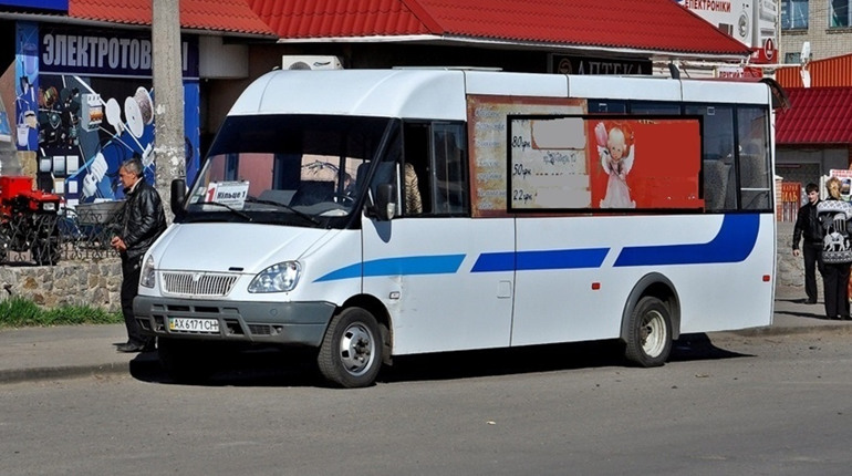 Лозівські маршрутки виставили на продаж: половину напрямків обслуговуватимуть харків'яни