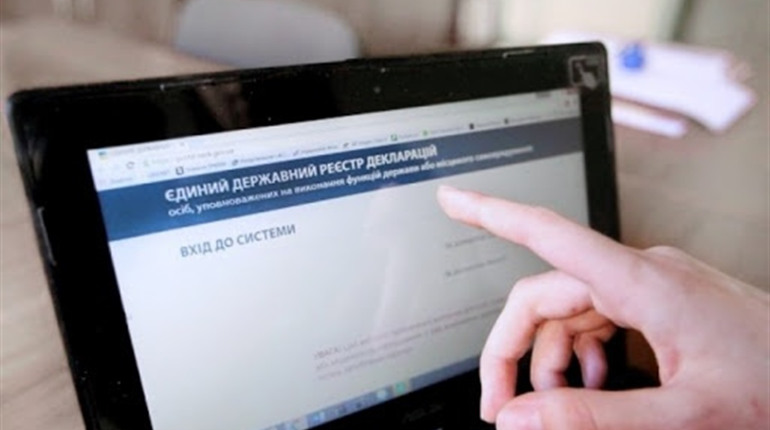 Скільки за 2019 рік заробили керівники  ОТГ Кіцманського району: інформація з декларацій