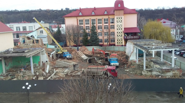 Якою буде подальша доля ділянки, яка слугувала колись чортківському кінотеатру «Мир»?