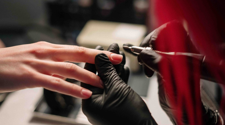 Знижки на манікюр та нарощування вій у салоні краси Nail studio у Конотопі