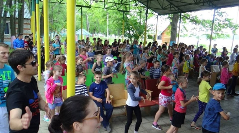 ОПИТУВАННЯ: чи готові ви цього року відправити свою дитину до табору "Світлий"?
