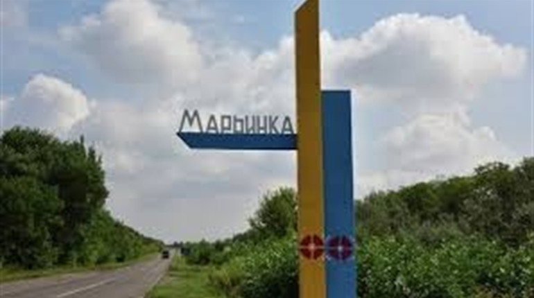 Два чоловіки вже четверту добу живуть у машині між КПВВ на Донбасі