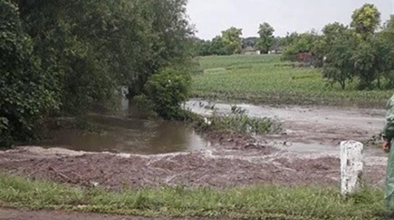 Рясний дощ та велика вода наробила лиха в селі Коритне