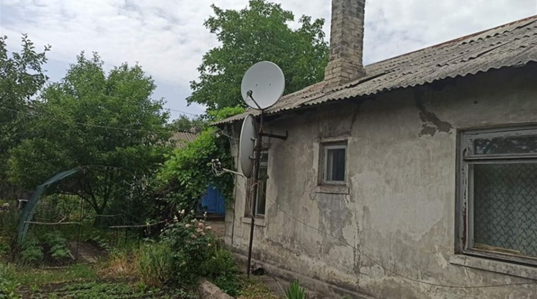 В Попаснянському районі чоловіка вбило током, коли він намагався самовілно підключитись до мережі