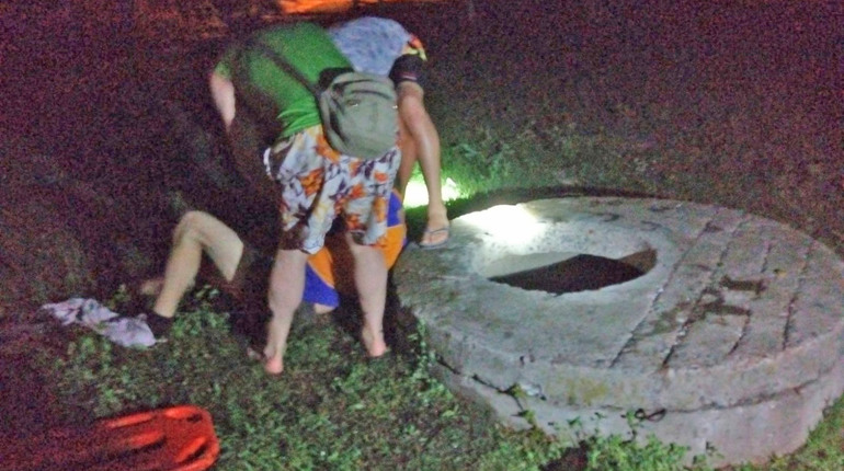 У Переяславі чоловік упав у шестиметровий каналізаційний колодязь