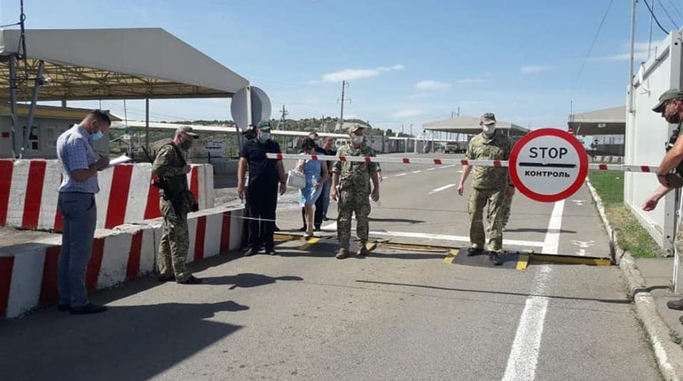 З КПВВ на обсервацію: перелік міст, до яких можуть відвезти людей   