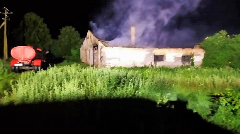 Залишились без даху: на Сарненщині згорів житловий будинок