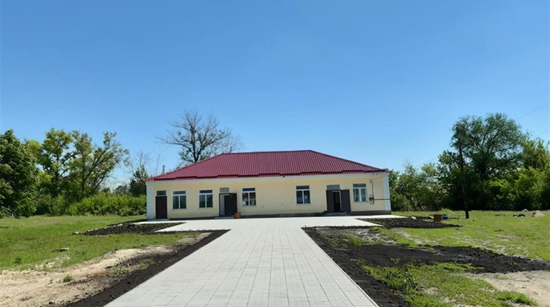 Нова літня сцена прикрасила центр Демино-Олександрівки