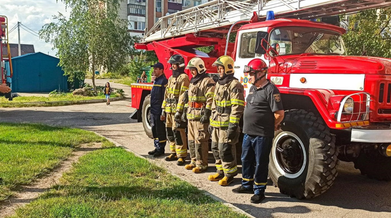 Автомобілі на заваді: які результати навчання пожежників в Сарнах