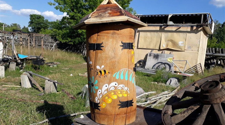 Розповідь з перших вуст: чому так важко нині займатись бджолярством