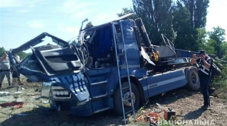 Біля села Маяки двоє людей загинули у ДТП