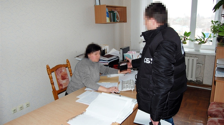 СБУ викрила розкрадання понад півмільйона бюджетних грошей на утепленні дитсадка в Мені