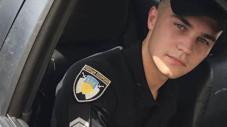 Поліцейські охорони допомогли 31-річному калушанину, в якого стався інсульт, потрапити до лікарні
