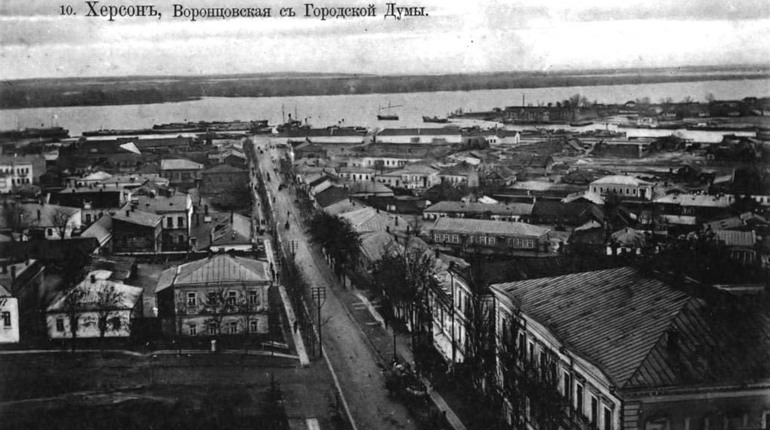 Де жив Мейєрхольд і хто така Дора Бриліант: херсонська бібліотека проводить оригінальні екскурсії