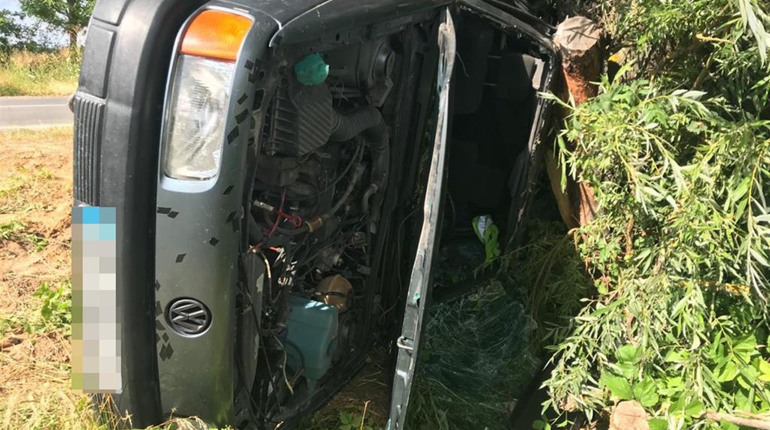 Перекинуте авто та шестеро постраждалих: у Новоград-Волинському районі сталася аварія