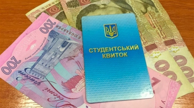 Дітям, які ростуть без батьків, збільшать стипендії
