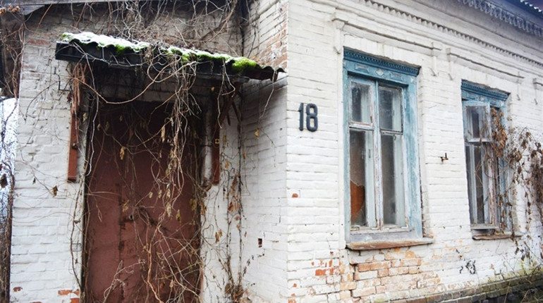 Проведено благоустрій території біля майбутнього музею-садиби Панасу Мирного
