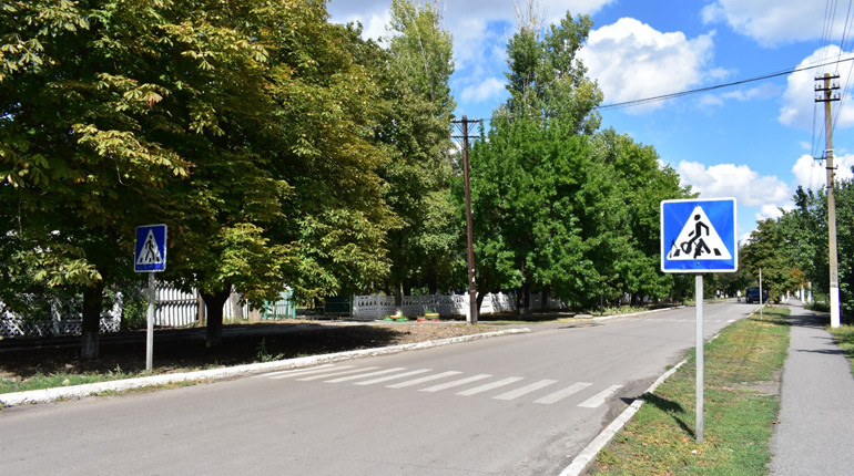 Що не так з пішохідними переходами в Нижніх Сірогозах, і чому люди змушені оминати “зебри”? 
