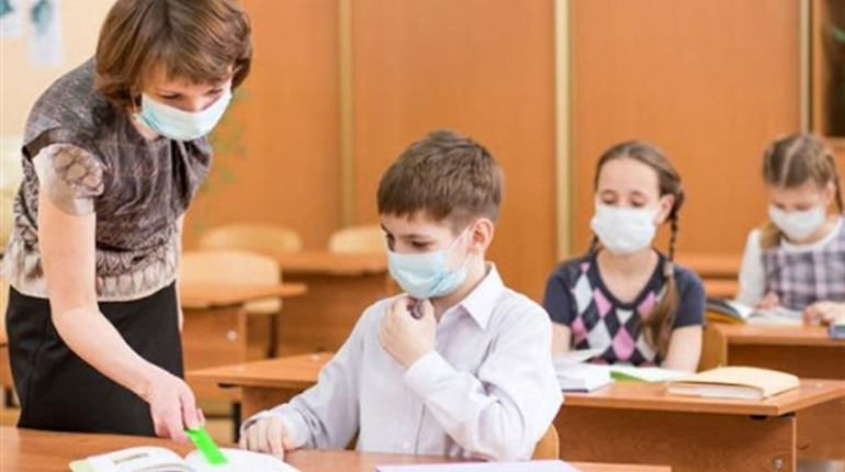 Як відбуватиметься навчання в школах з 1 вересня: влада пропонує нові сценарії 