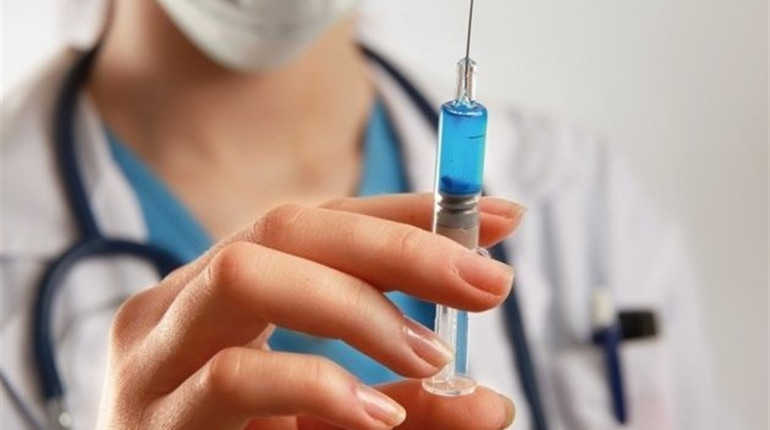 Чи можна вакцинувати дітей і дорослих під час пандемії COVID-19: роз’яснення