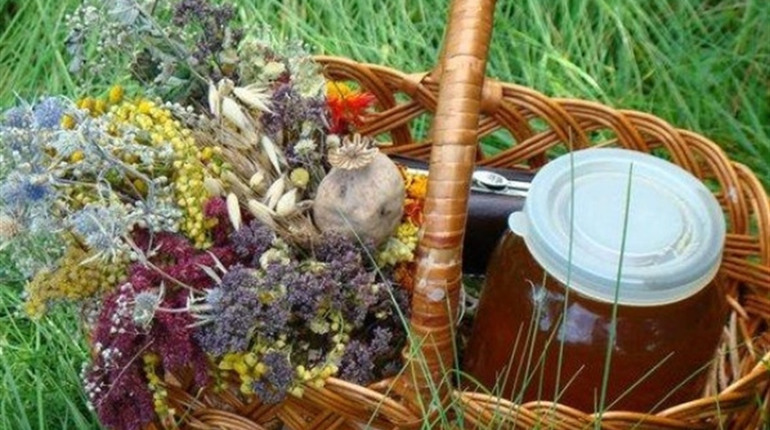 14 серпня — Маковея, Винесення чесних древ Животворчого Хреста