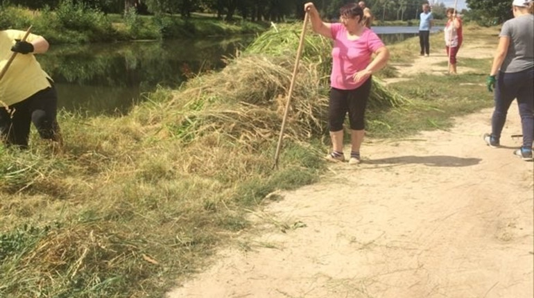 У Корюківці самі жителі влаштовують суботники
