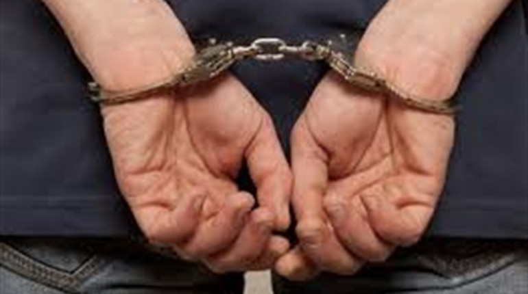 У Войнилові чоловік дві години утримував у заручниках колишню дружину та двох дітей