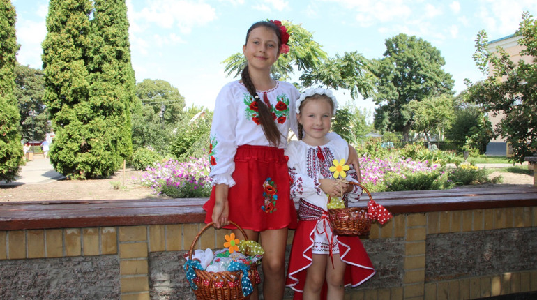 Другий Спас:  і в Ніжині сьогодні пахне пирогами, яблуками та медом 