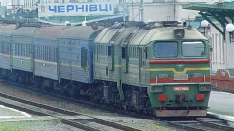 Із 24 серпня з Чернівців відміняють потяги — вони відправлятимуться зі Снятина