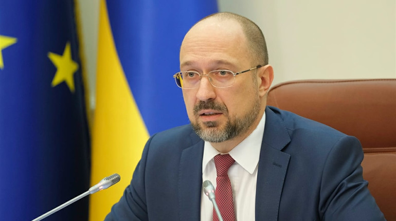 До Херсона їде Прем'єр-міністр Денис Шмигаль. Навіщо — не кажуть. Але ми, здається, дізнались