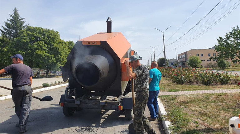 У Троїцькому ремонтують дороги місцевого значення
