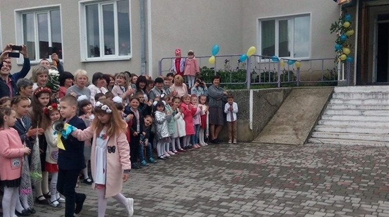 Калуська гімназія і 2 навчальні заклади Новицької ОТГ за результатами ЗНО — у ТОП-200  в Україні